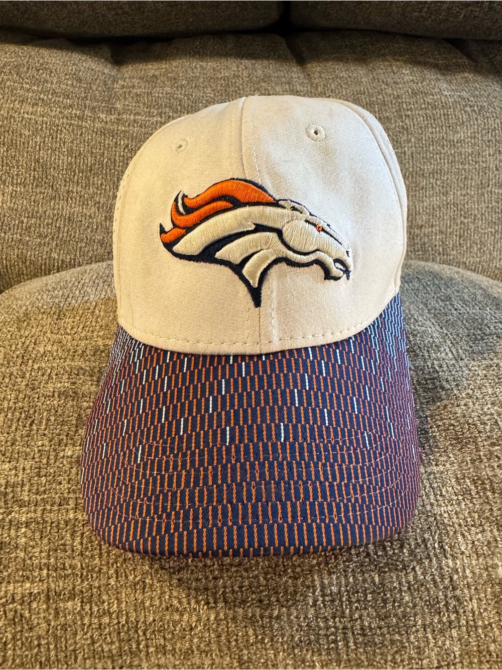 NFL New Era Denver Broncos iconic charging horse logo embroidered baseball cap